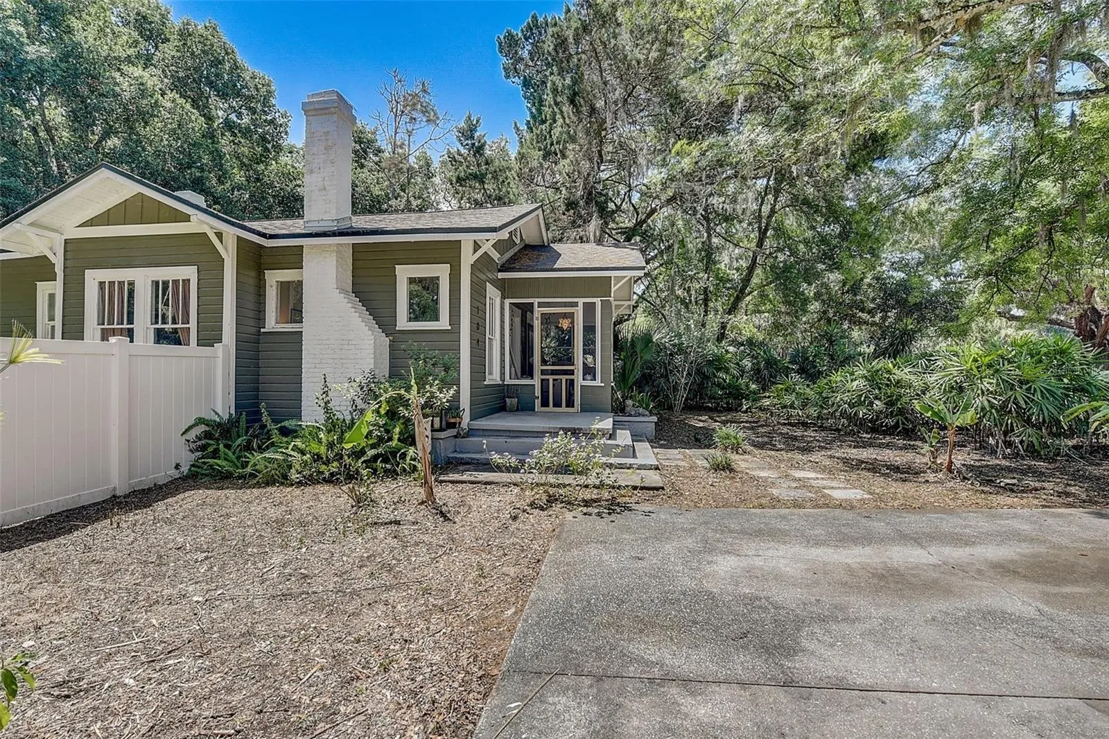 104 Oklahoma Avenue, Leesburg, FL 34748