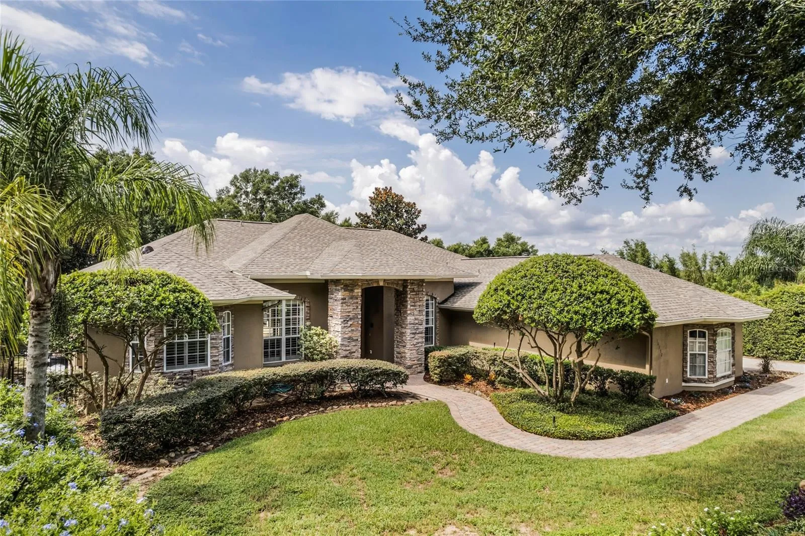 16332 Magnolia Bluff Drive, Montverde, FL 34756