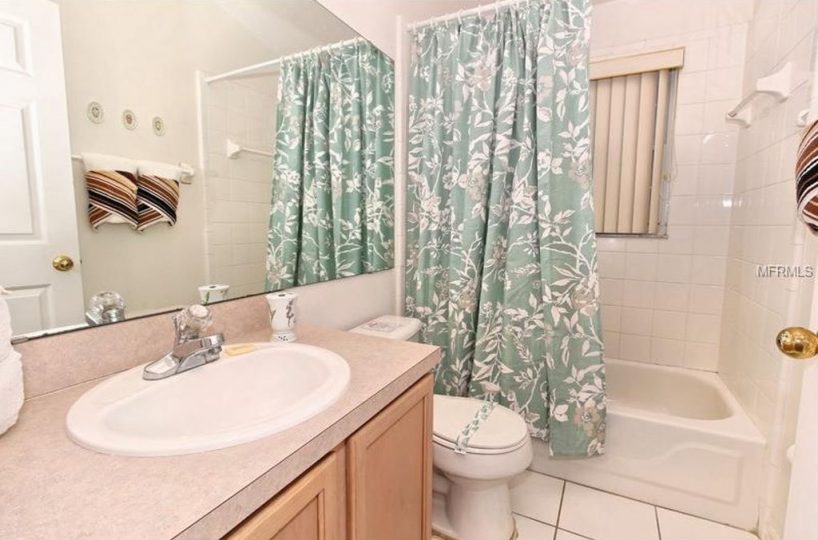 7947 Magnolia Bend Court, Kissimmee, FL 34747 - Bathroom