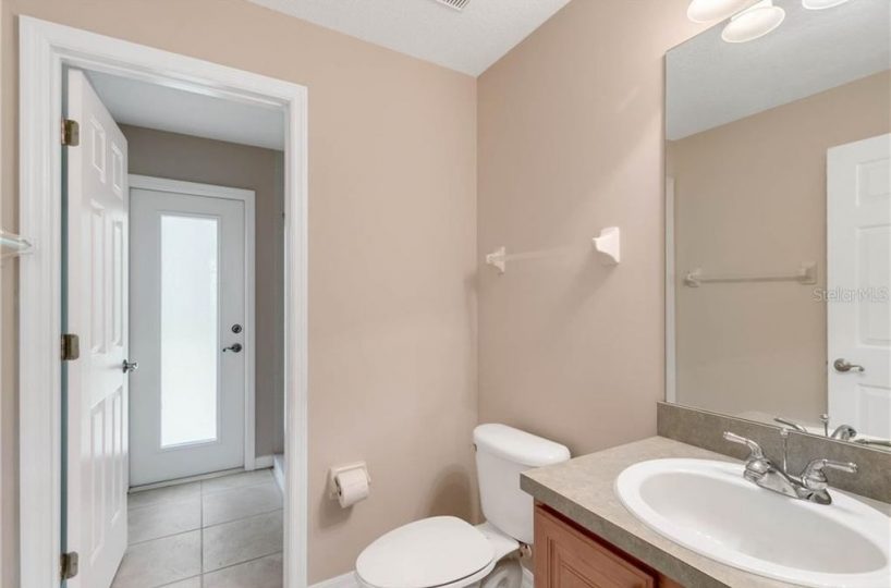 16602 Magnolia Terrace Montverde, FL 34756 Bathroom